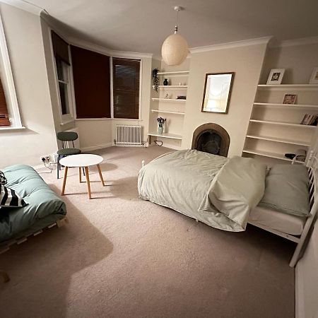 Spacious Room Near Underground لندن المظهر الخارجي الصورة