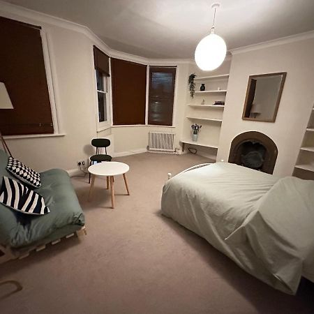 Spacious Room Near Underground لندن المظهر الخارجي الصورة