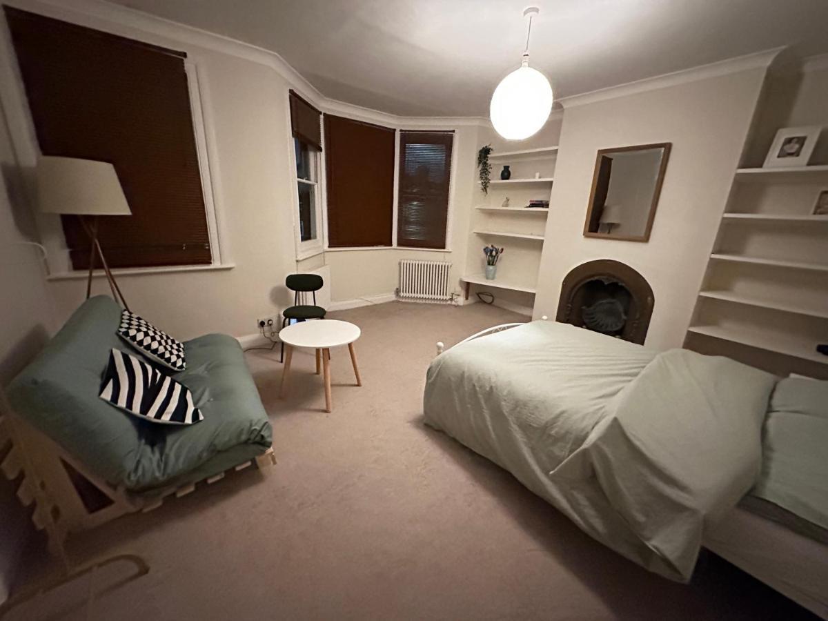 Spacious Room Near Underground لندن المظهر الخارجي الصورة