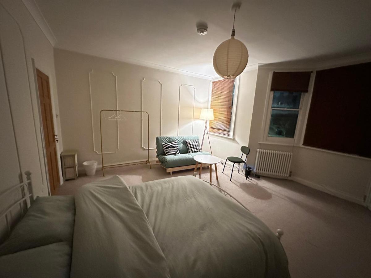Spacious Room Near Underground لندن المظهر الخارجي الصورة